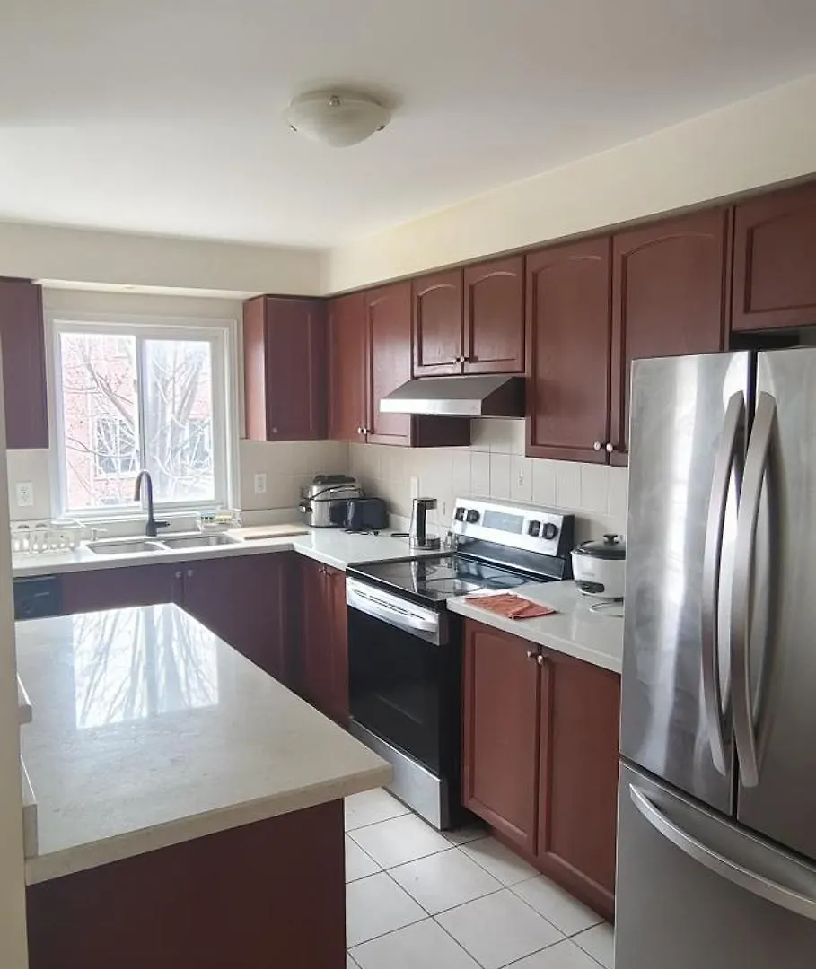 Cozy N Beautiful Room Near Transit, Restaurants- High Speed Internet, Free Parking Toronto 0*,