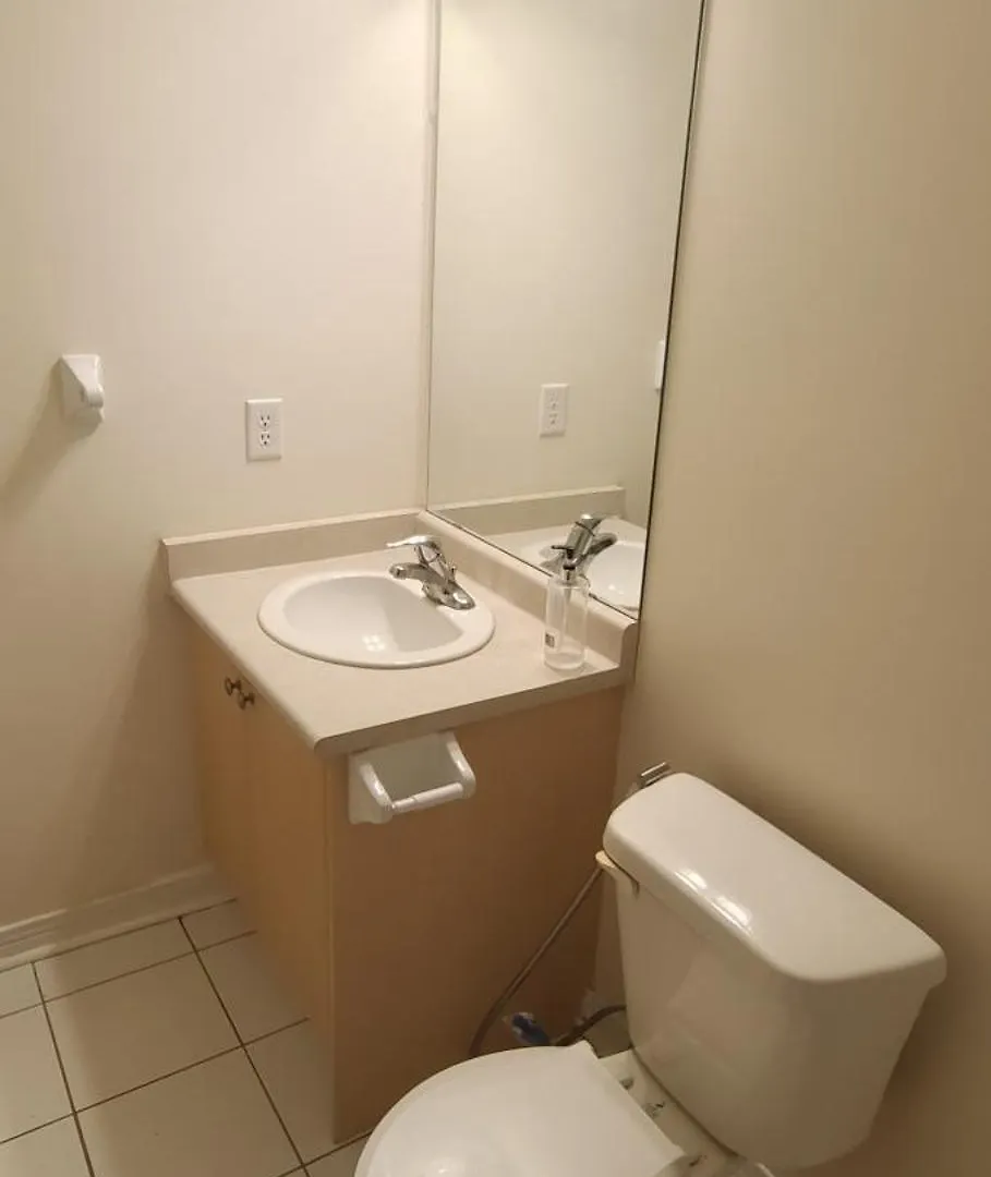 Cozy N Beautiful Room Near Transit, Restaurants- High Speed Internet, Free Parking Toronto 0*,